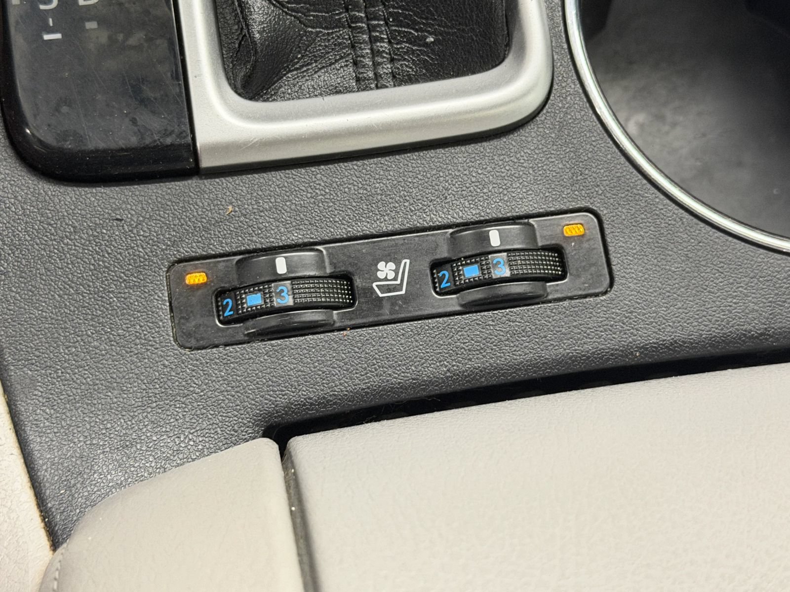 Used 2018 Toyota Highlander Limited Platinum AWD/4WD image 32