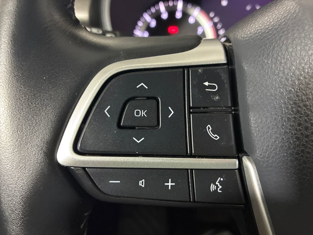 Used 2023 Toyota Highlander LE image 10