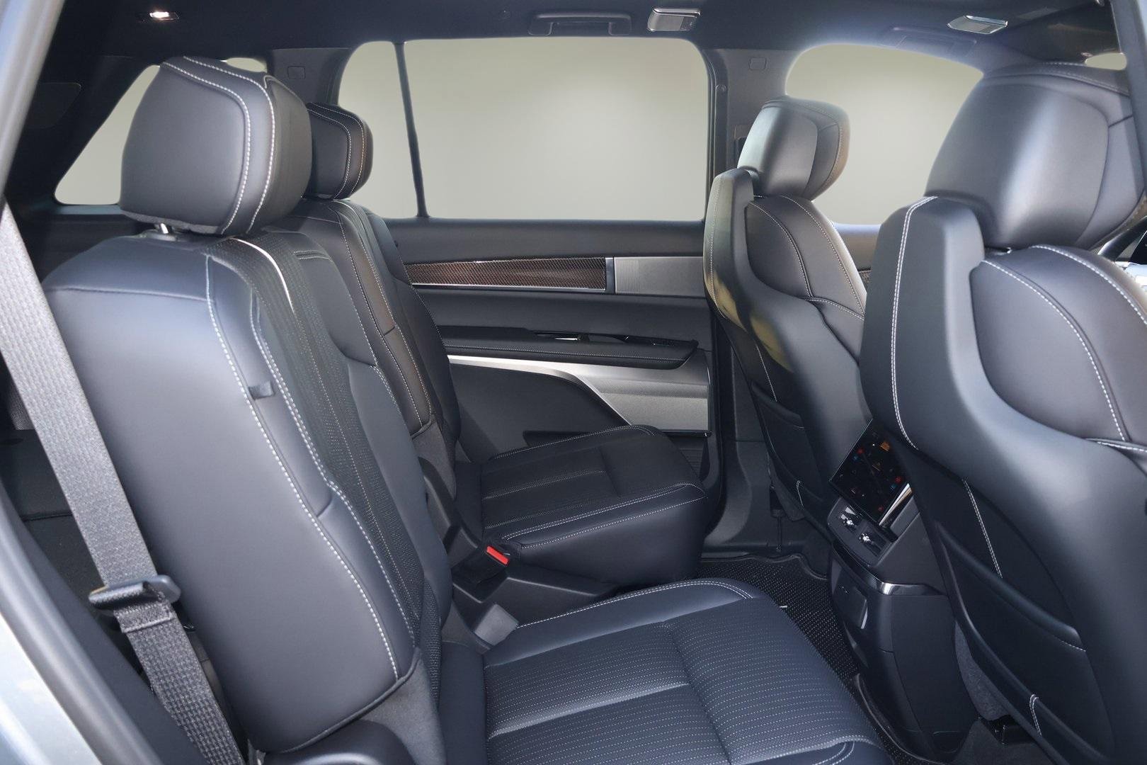 New 2026 Cadillac Vistiq Luxury image 19