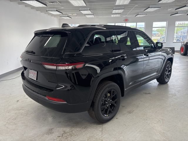 New 2026 Jeep Grand Cherokee Altitude AWD/4WD image 7