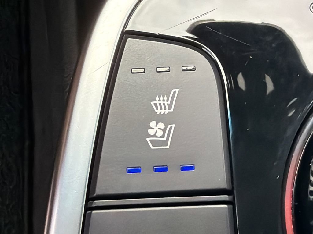Used 2019 Kia Niro EX Premium FWD image 30