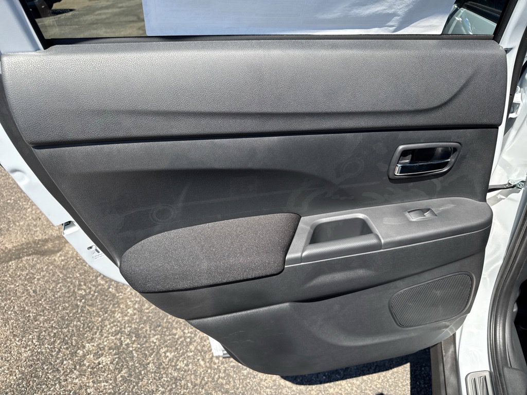 New 2027 Mitsubishi Outlander Sport ES AWD/4WD image 31