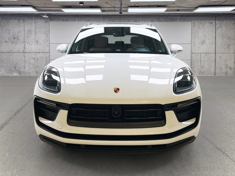 Certified 2026 Porsche Macan AWD/4WD image 6