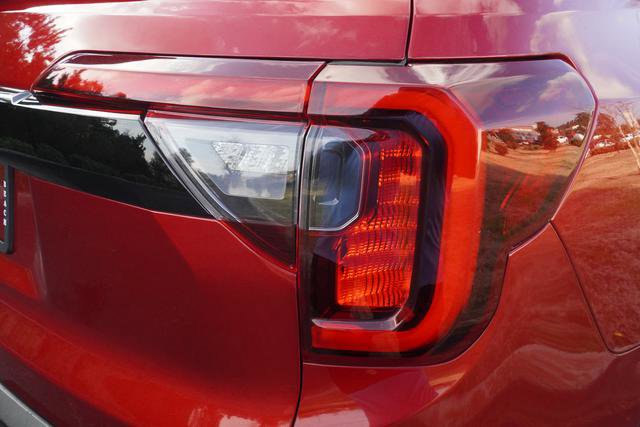 Used 2023 GMC Acadia SLE w/ Driver Convenience Package image 34