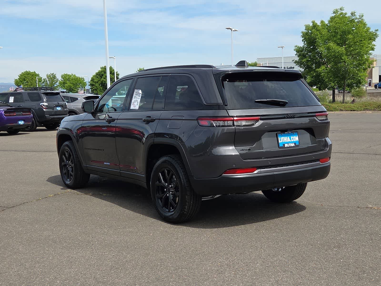 New 2026 Jeep Grand Cherokee Altitude AWD/4WD image 12