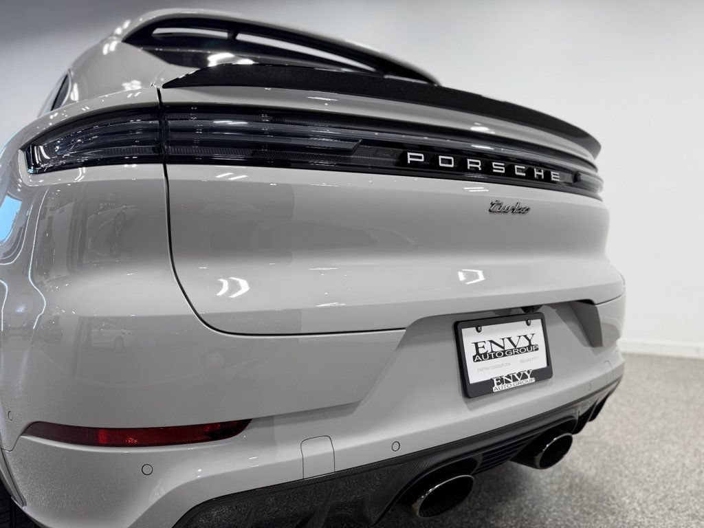 Used 2025 Porsche Cayenne Turbo AWD/4WD image 24