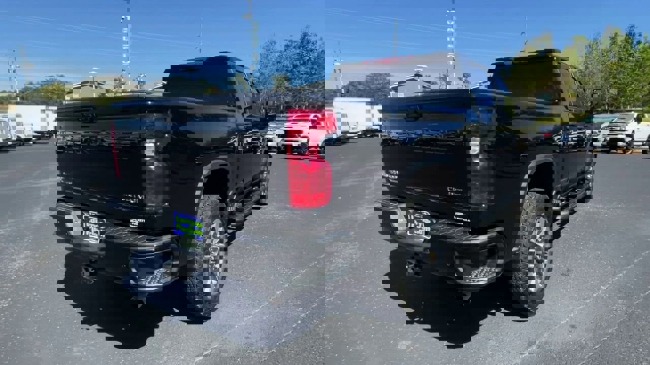 Used 2025 Chevrolet Silverado 2500 Custom w/ Custom Value Package image 8