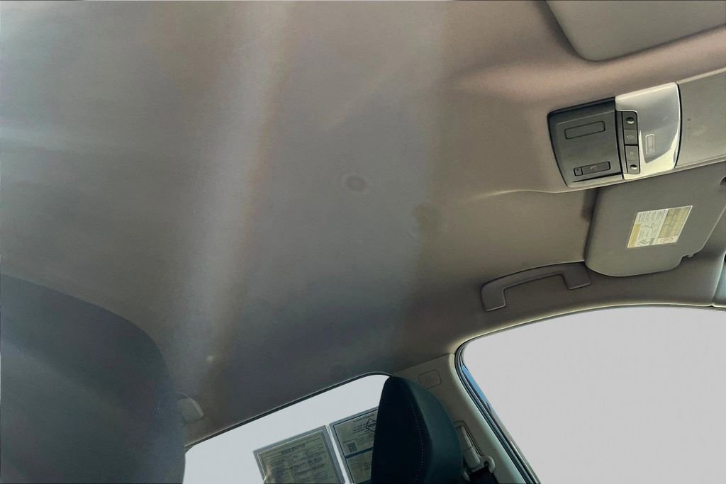 Used 2025 Nissan Rogue SV FWD image 28