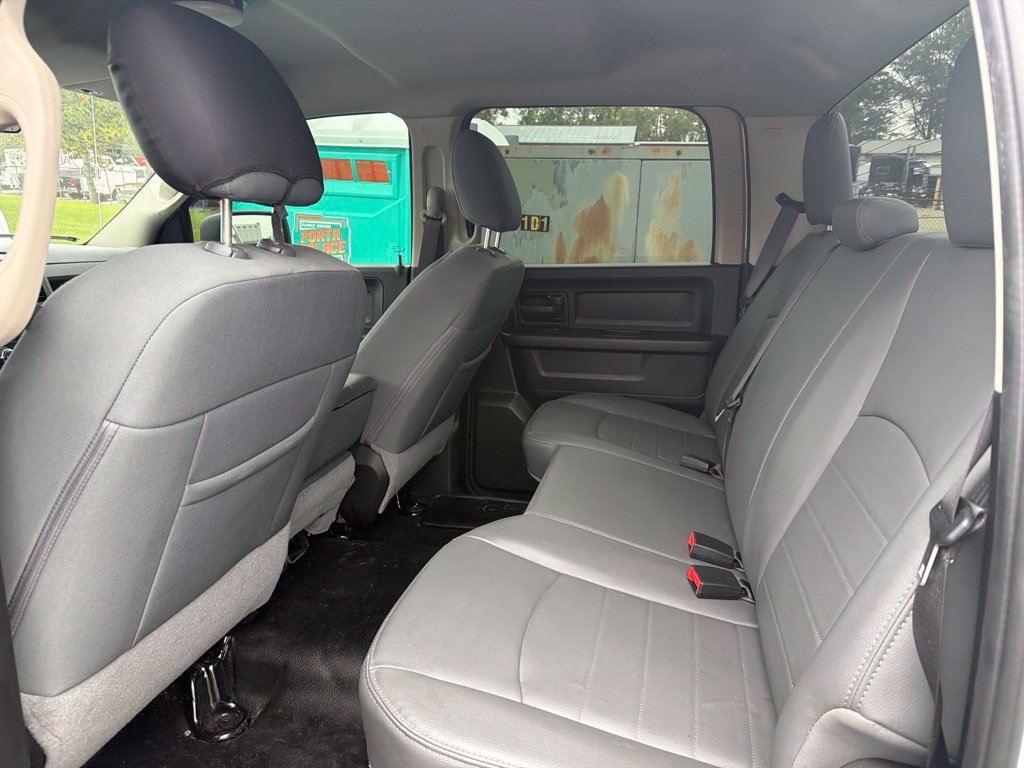Used 2020 RAM 1500 4x4 Crew Cab Classic w/ Chrome Appearance Group image 21