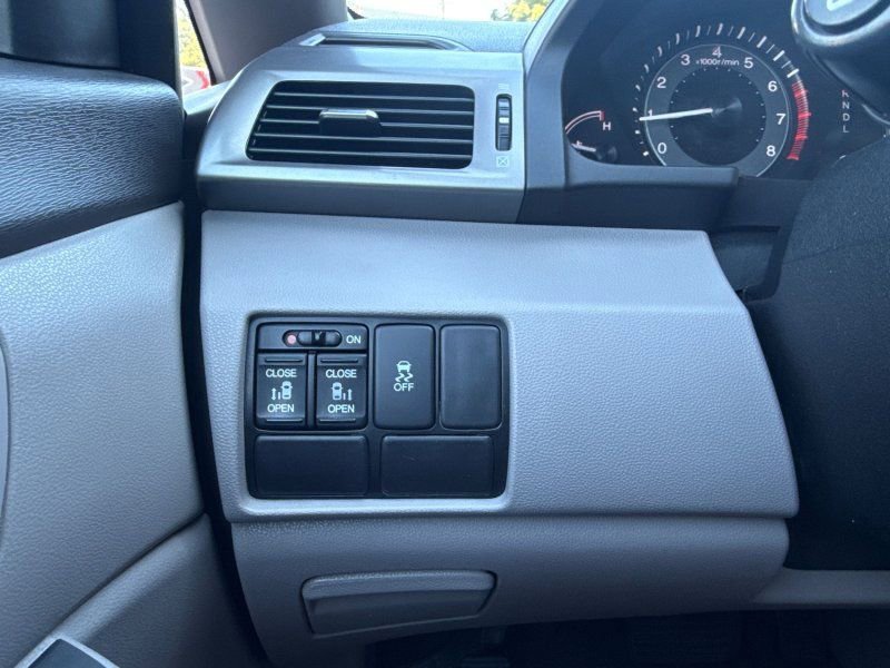 Used 2016 Honda Odyssey SE image 28