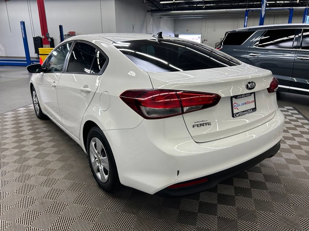 Used 2017 Kia Forte LX FWD image 4
