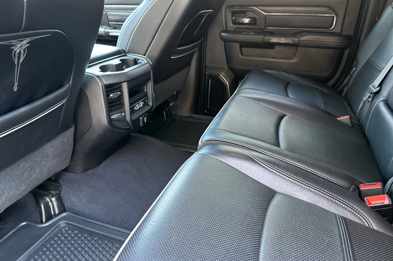 Used 2022 RAM 2500 Limited image 13