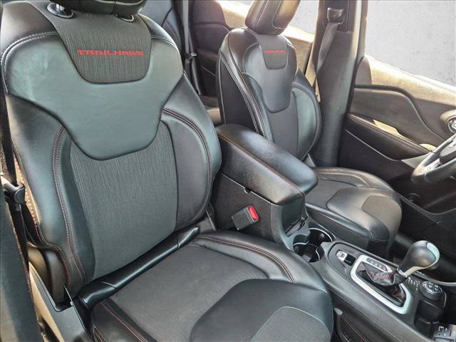 Used 2017 Jeep Cherokee Trailhawk w/ Comfort/Convenience Group AWD/4WD image 20
