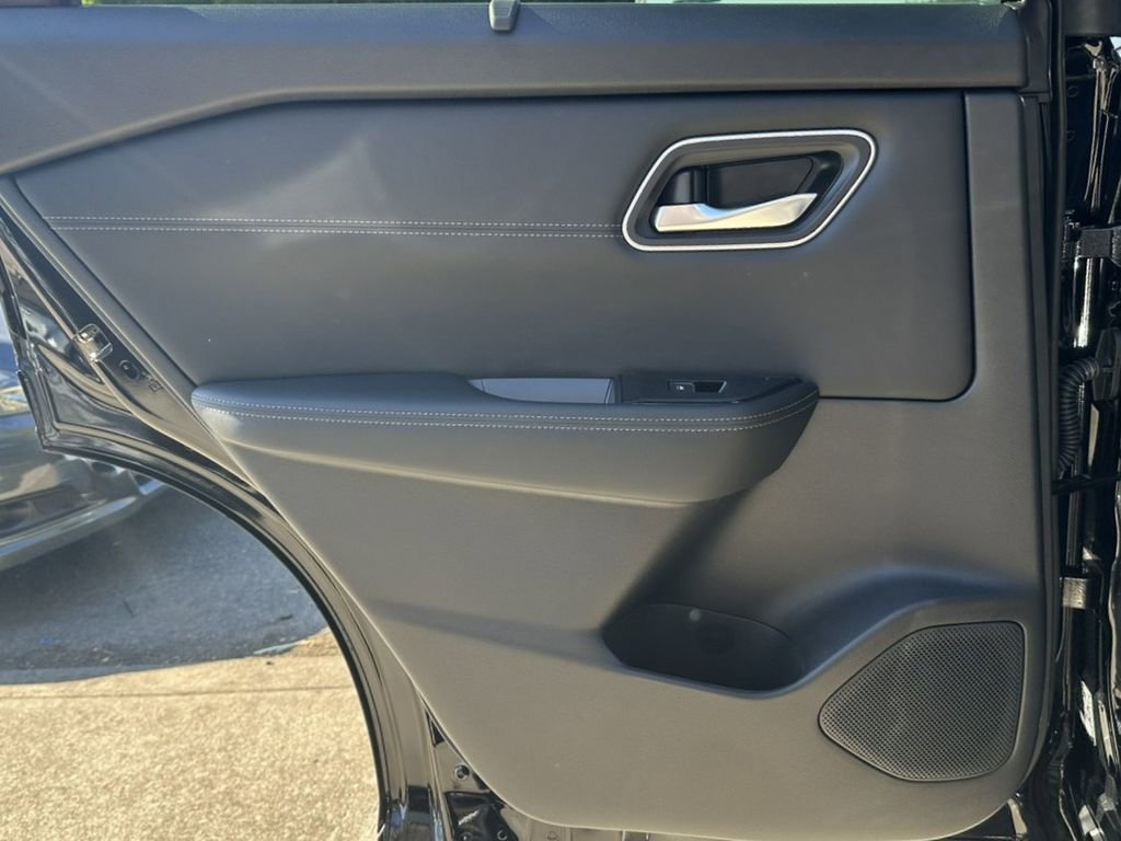 New 2026 Nissan Rogue Platinum w/ Platinum Premium Package AWD/4WD image 24