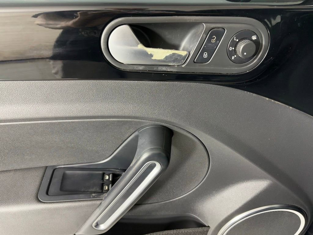 Used 2013 Volkswagen Beetle 2.5 Fender image 14