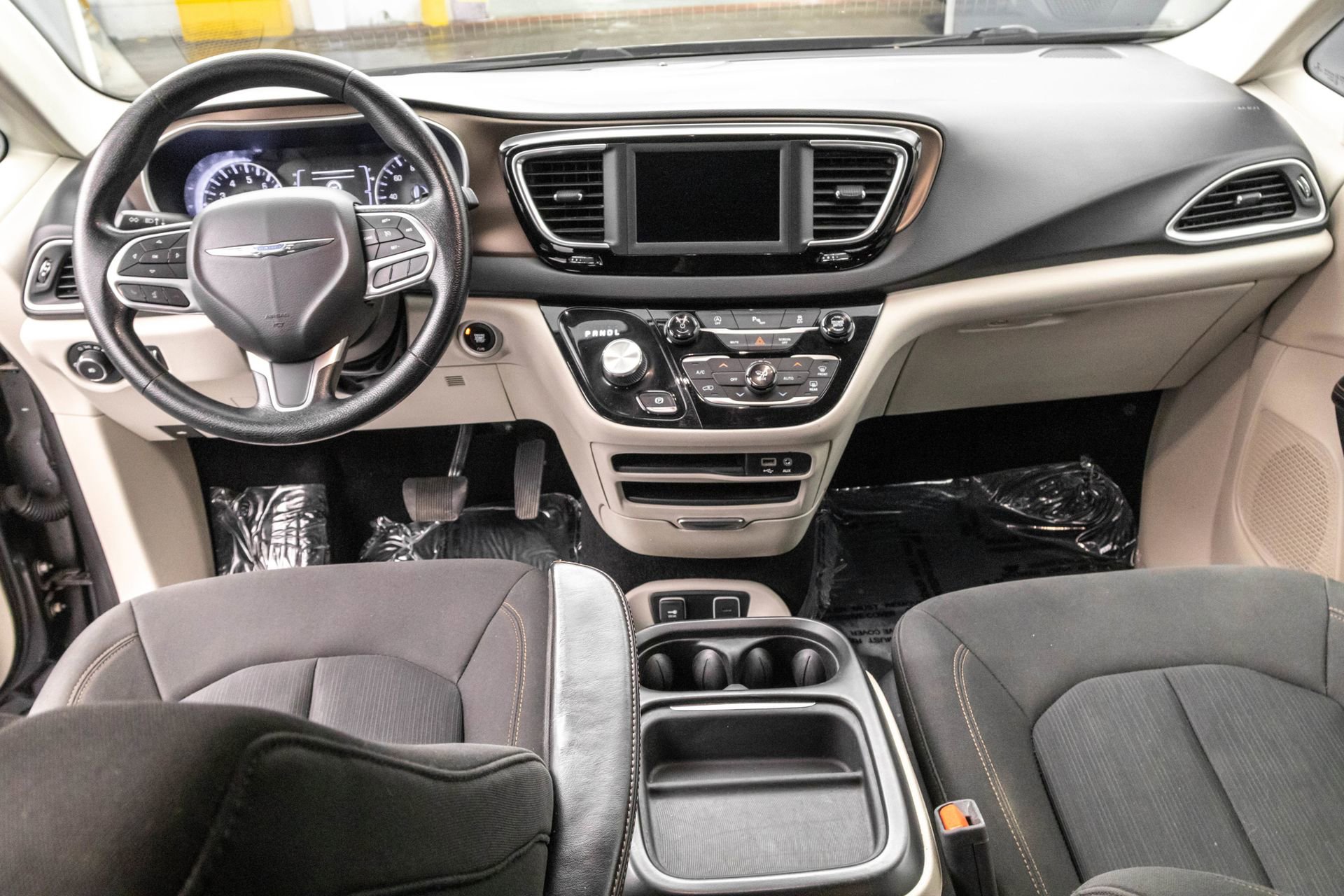 Used 2019 Chrysler Pacifica Touring Plus w/ Tire & Wheel Group image 30