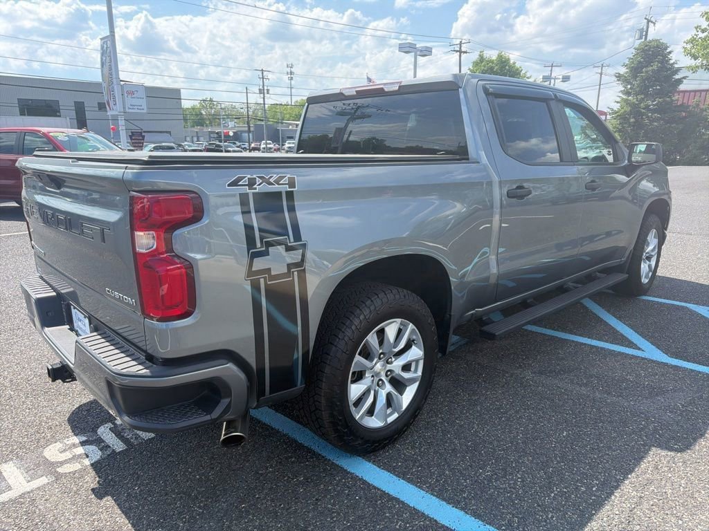 Used 2019 Chevrolet Silverado 1500 Custom w/ Custom Value Package AWD/4WD image 8