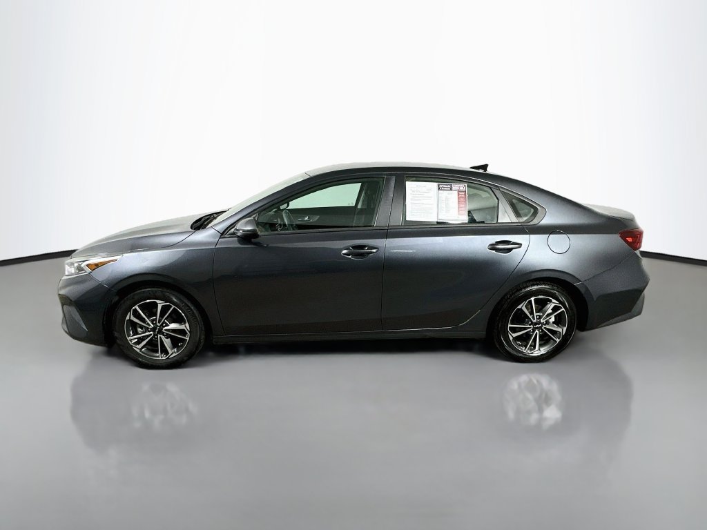 Used 2023 Kia Forte LXS FWD image 5