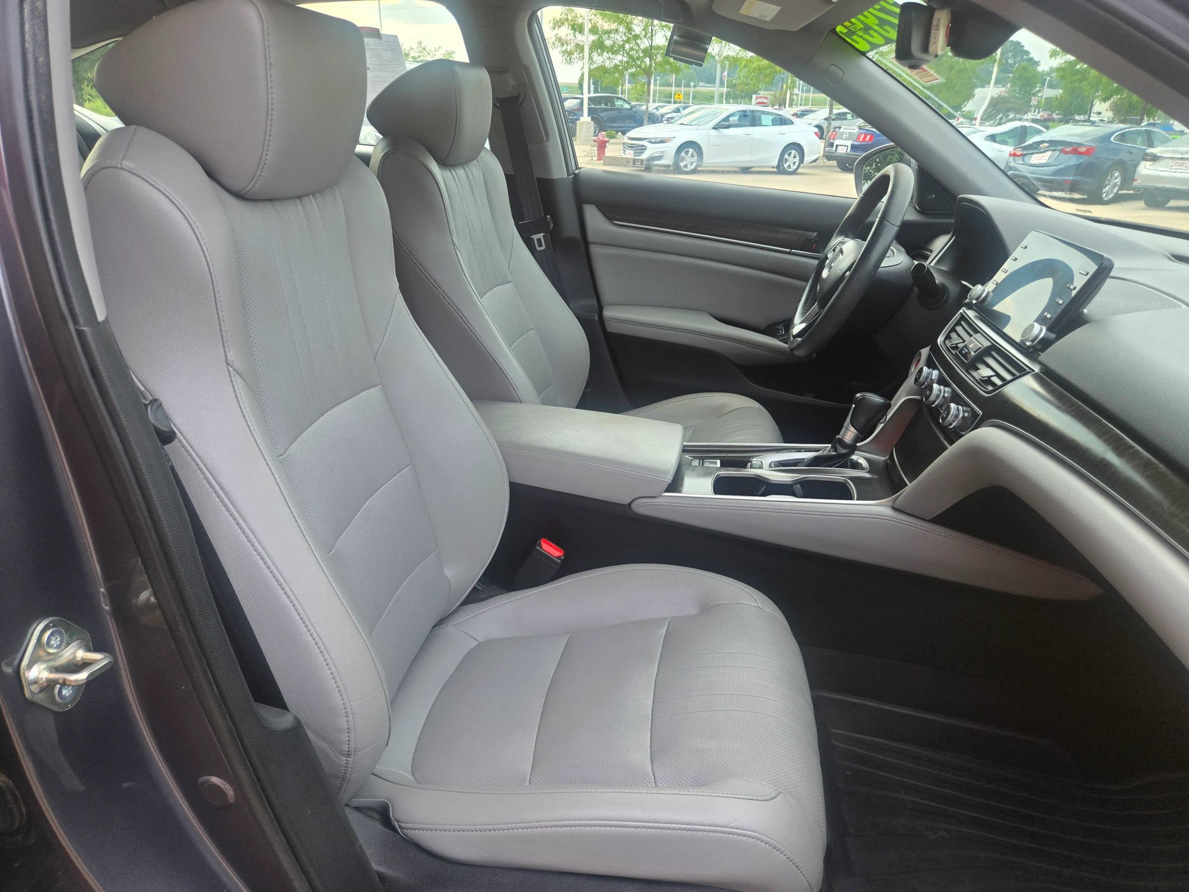 Used 2019 Honda Accord EX-L image 8