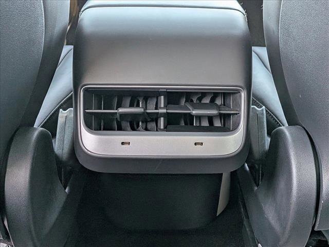 Used 2021 Tesla Model Y Long Range image 16