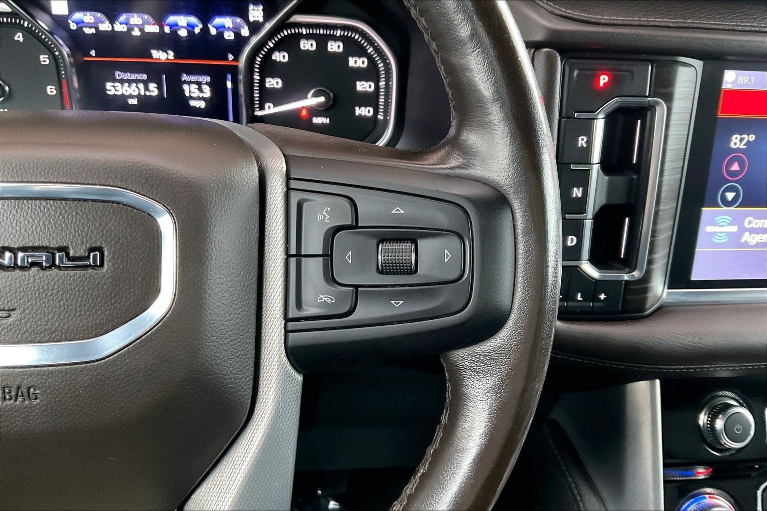 Used 2021 GMC Yukon Denali w/ Denali Premium Package image 11