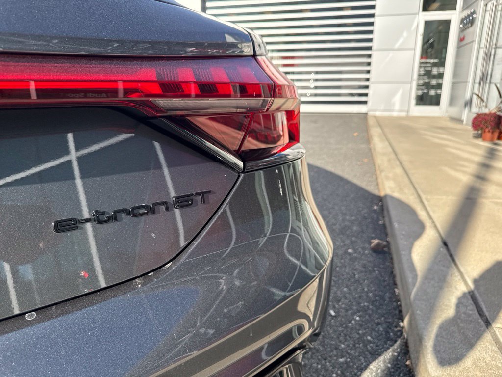 Used 2024 Audi RS e-tron GT w/ Carbon Performance Package AWD/4WD image 11