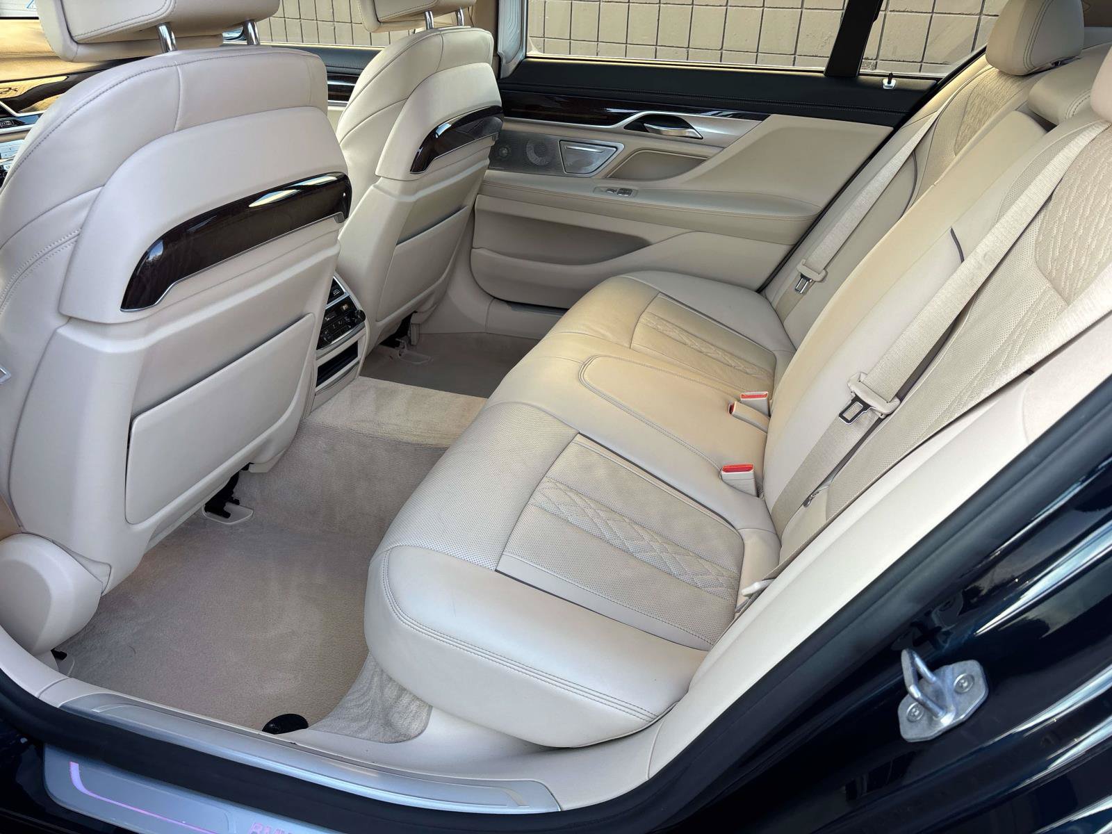 Used 2018 BMW 750i xDrive AWD/4WD image 8