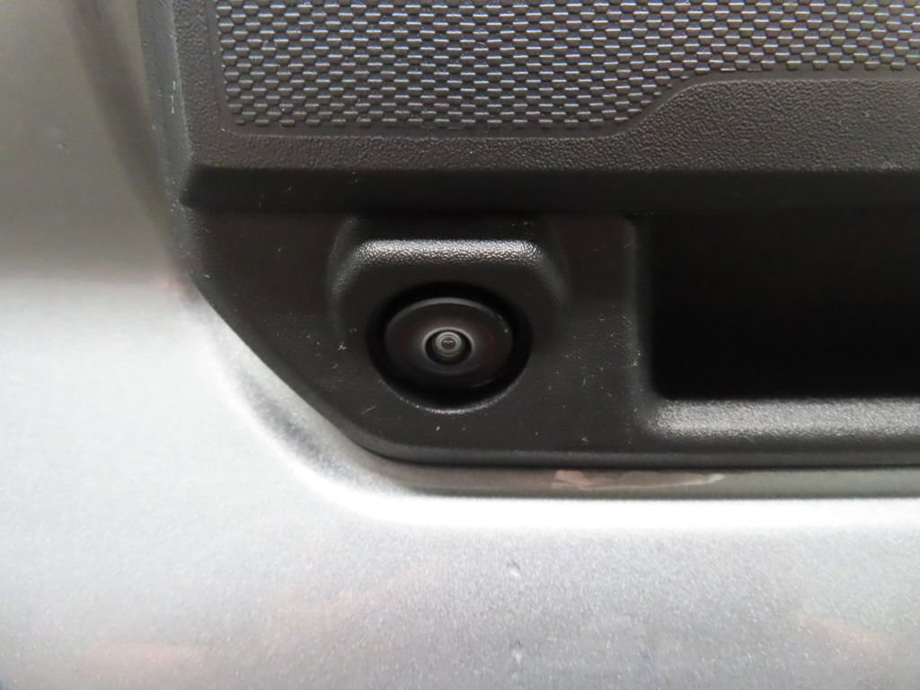 Used 2026 Chevrolet Colorado ZR2 w/ Technology Package AWD/4WD image 44