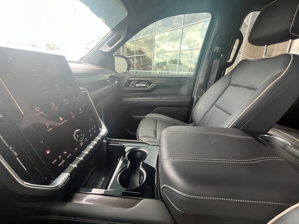 Used 2025 GMC Yukon XL Elevation RWD image 16