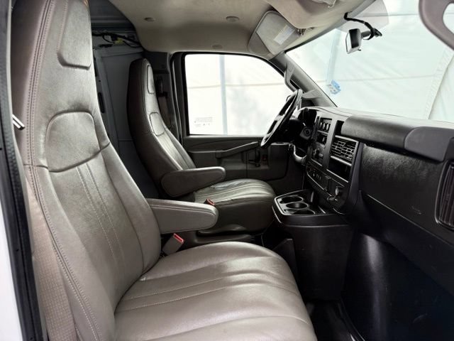 Used 2021 Chevrolet Express 2500 w/ Driver Convenience Package RWD image 15
