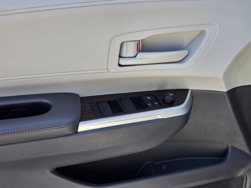 Used 2021 Toyota Sienna LE FWD image 19