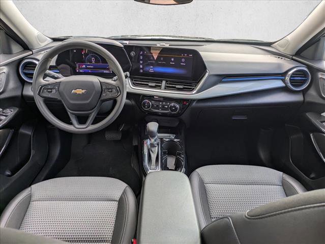 Used 2025 Chevrolet Trax LT FWD image 16