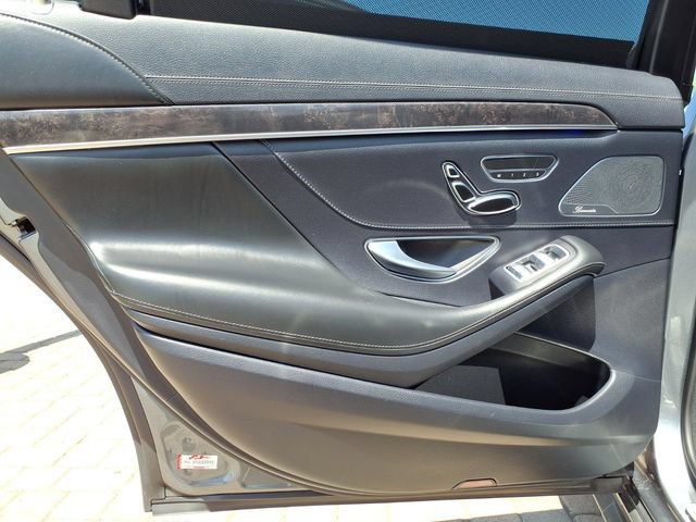Used 2018 Mercedes-Benz S 560 Sedan image 23