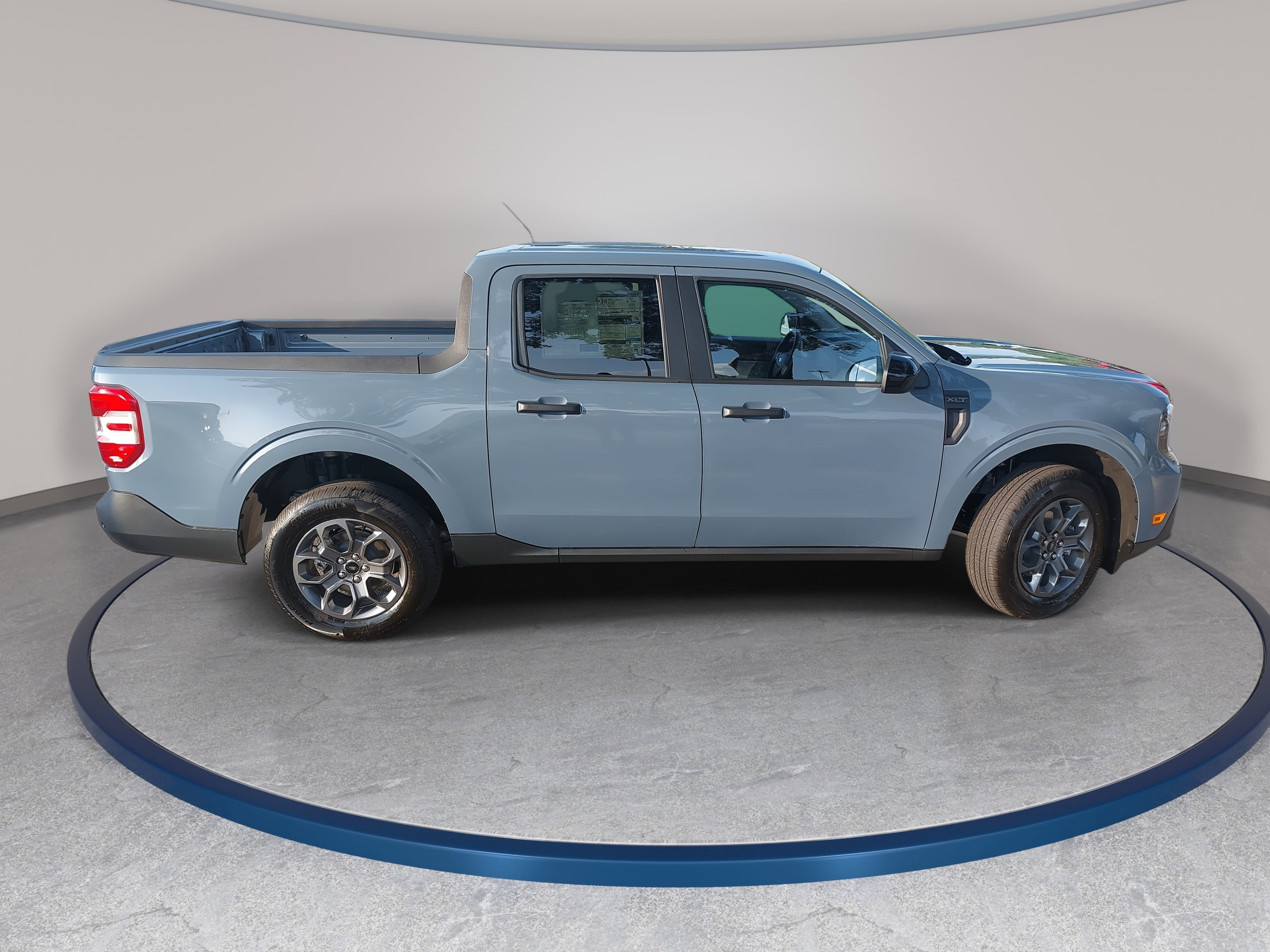 New 2026 Ford Maverick XLT w/ XLT Luxury Package FWD image 4