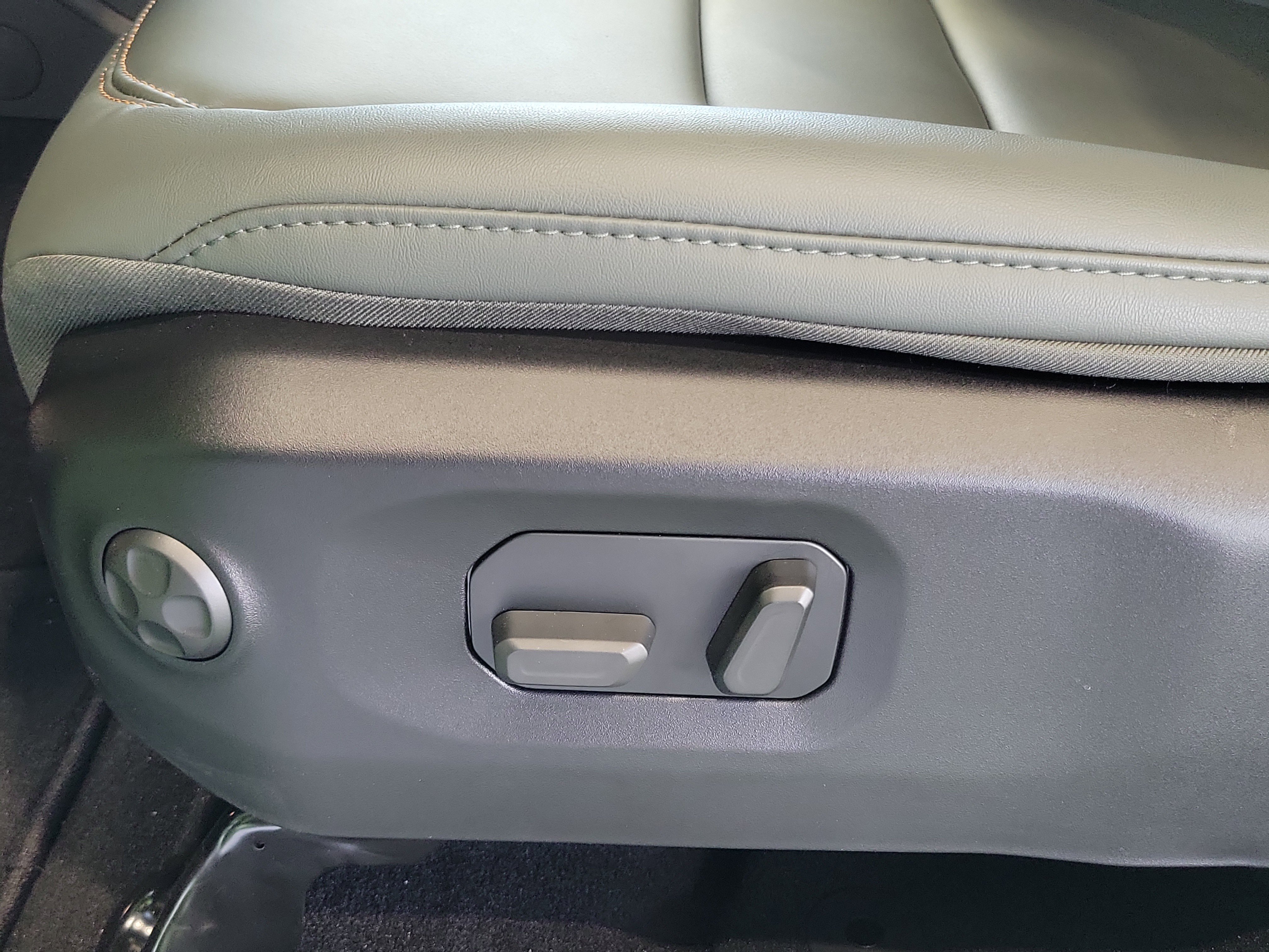 New 2025 Jeep Gladiator Mojave AWD/4WD image 19