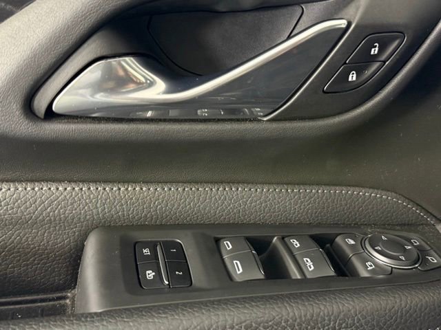 Used 2021 GMC Yukon XL Denali image 10