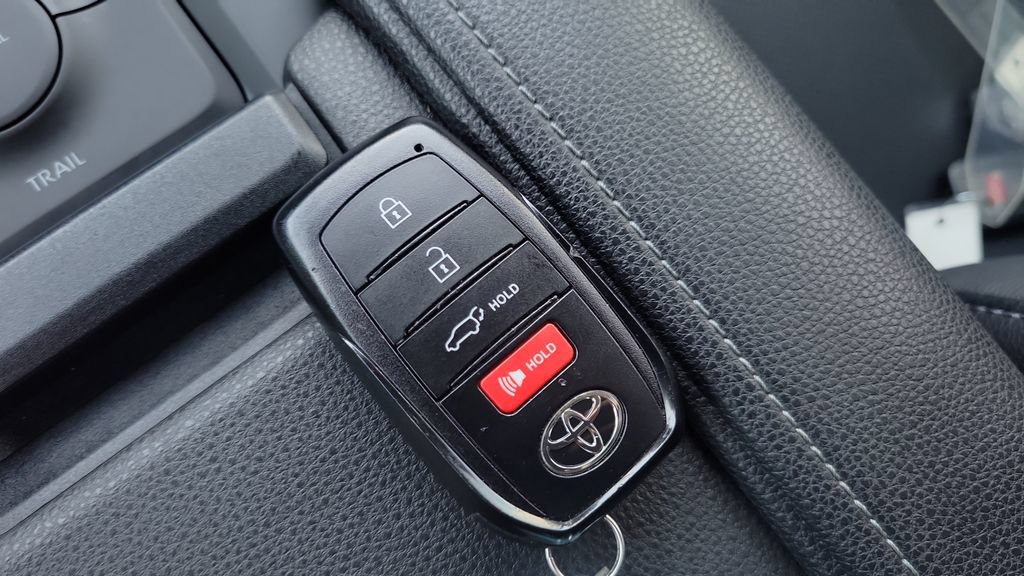 Certified 2025 Toyota Grand Highlander AWD Hybrid image 24