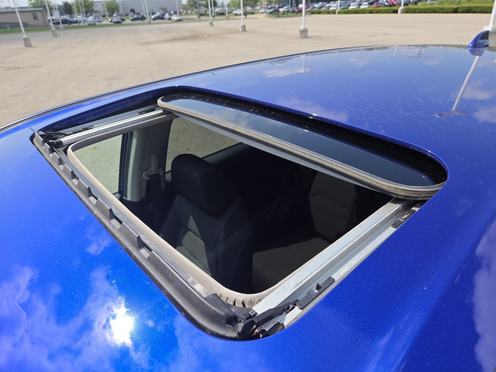 Used 2024 Honda CR-V EX image 3