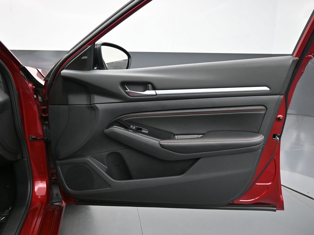 Used 2023 Nissan Altima 2.5 SR w/ SR Premium Package image 38