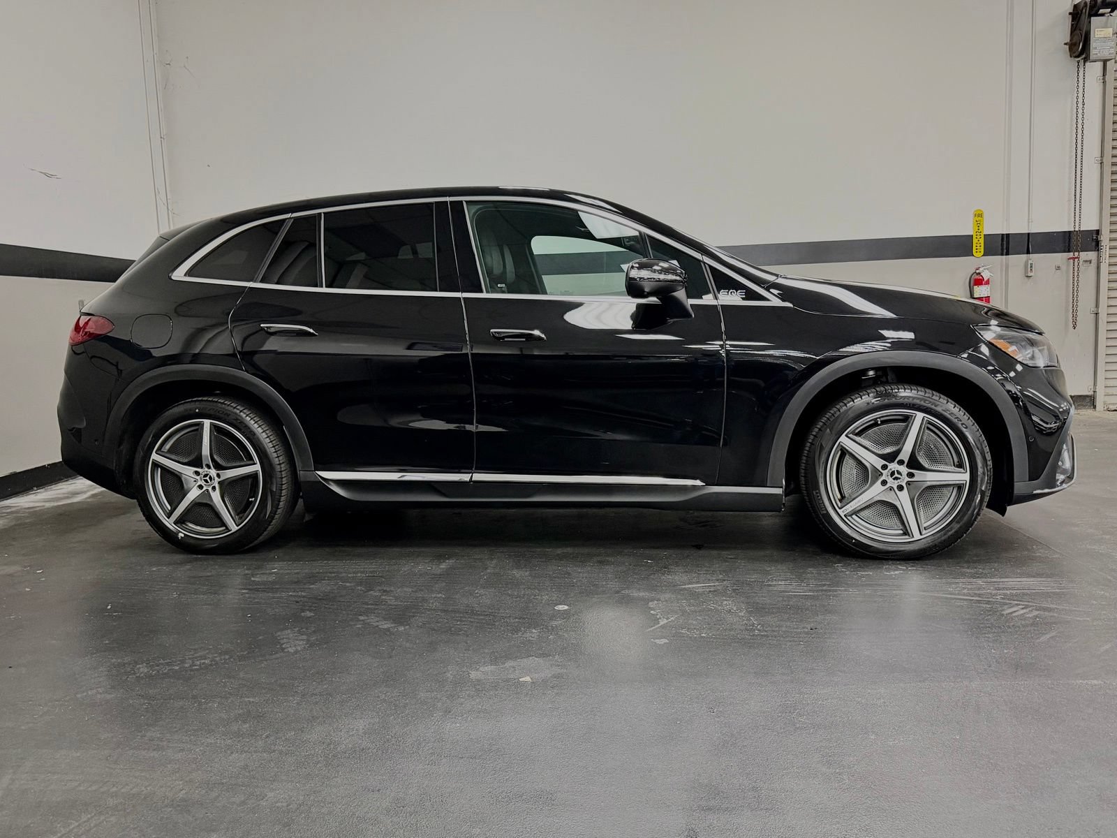 Certified 2023 Mercedes-Benz EQE 500 4MATIC SUV image 5