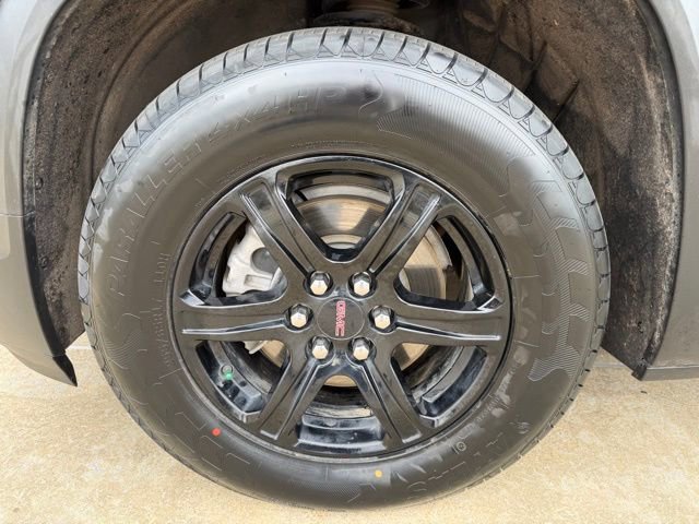Used 2023 GMC Acadia AT4 w/ Technology Package image 6