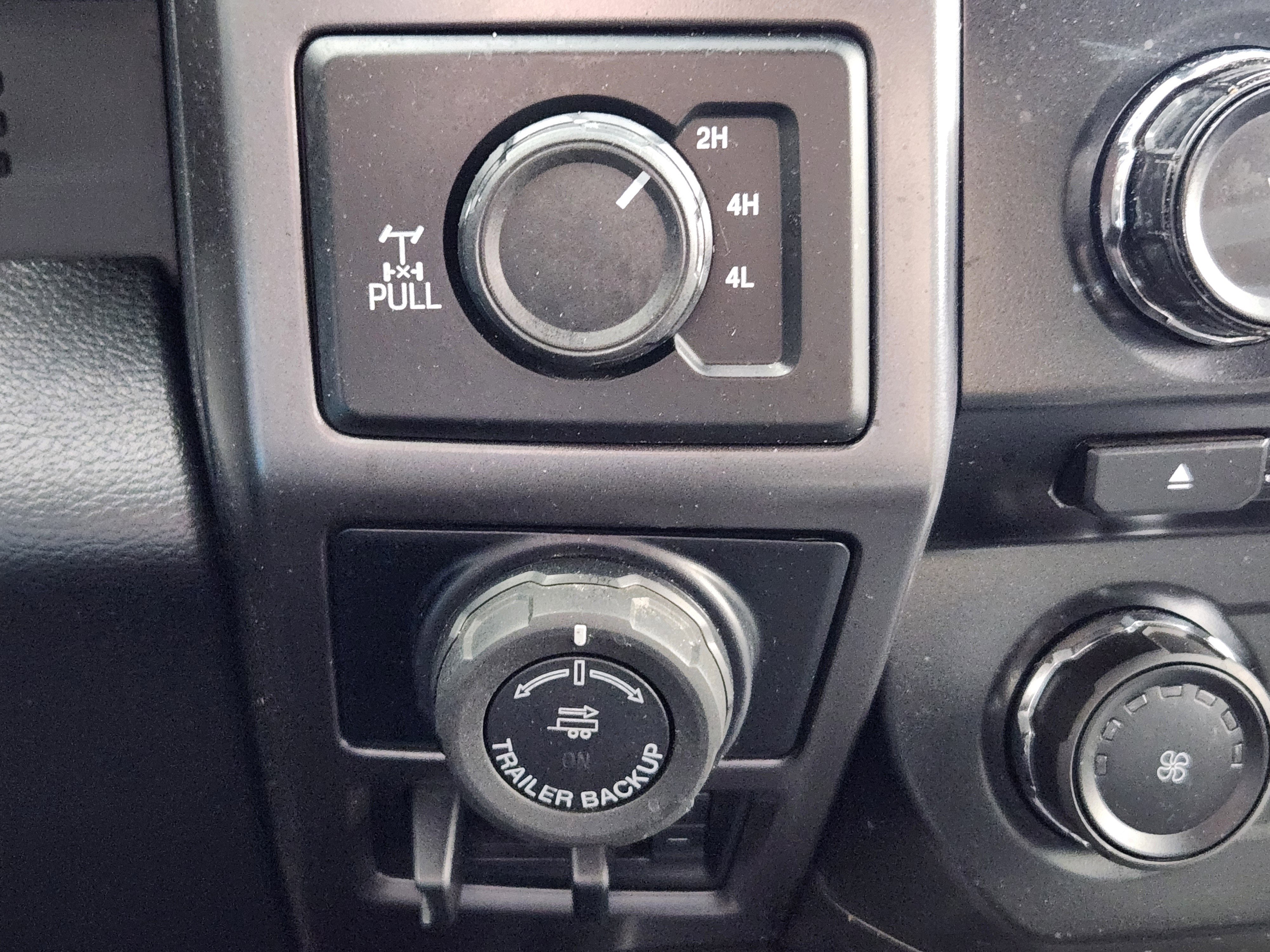 Used 2017 Ford F150 XLT w/ Equipment Group 302A Luxury image 26