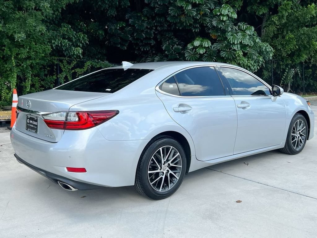 Used 2017 Lexus ES 350 w/ Luxury Package FWD image 7