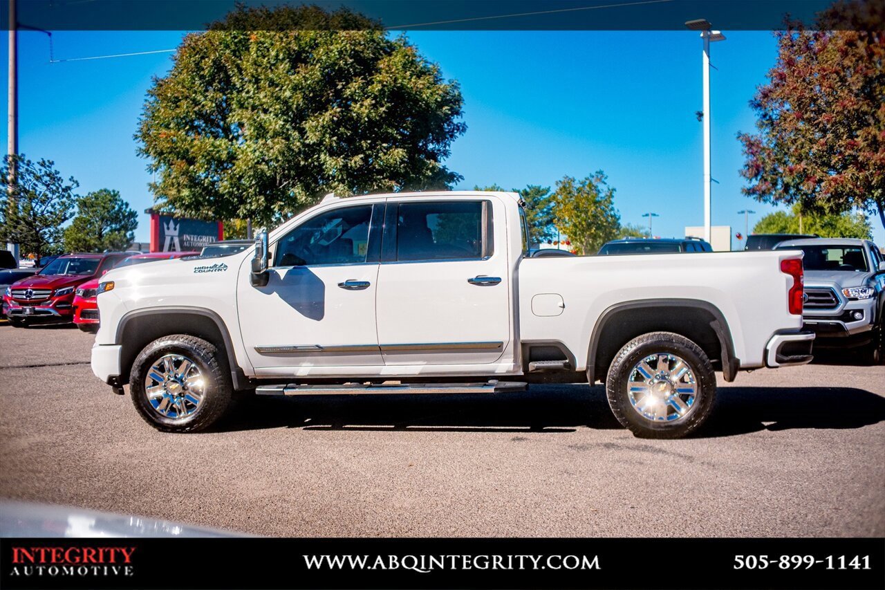 Used 2024 Chevrolet Silverado 2500 High Country w/ High Country Premium Package image 4