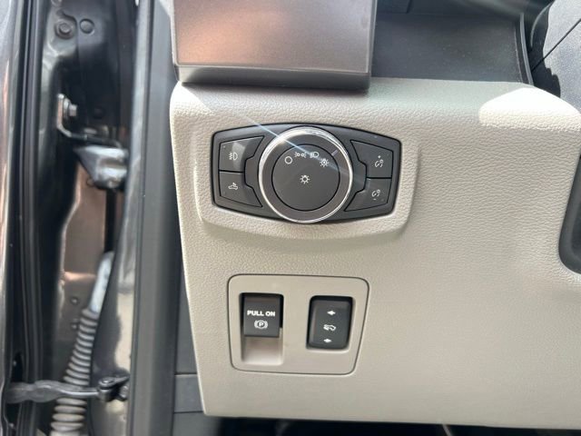 Used 2016 Ford F150 XLT w/ Equipment Group 302A Luxury AWD/4WD image 22