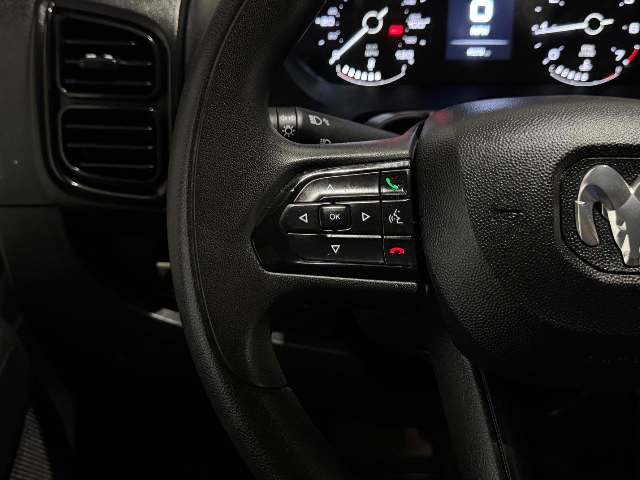 Used 2022 RAM ProMaster 2500 w/ Convenience Group image 17