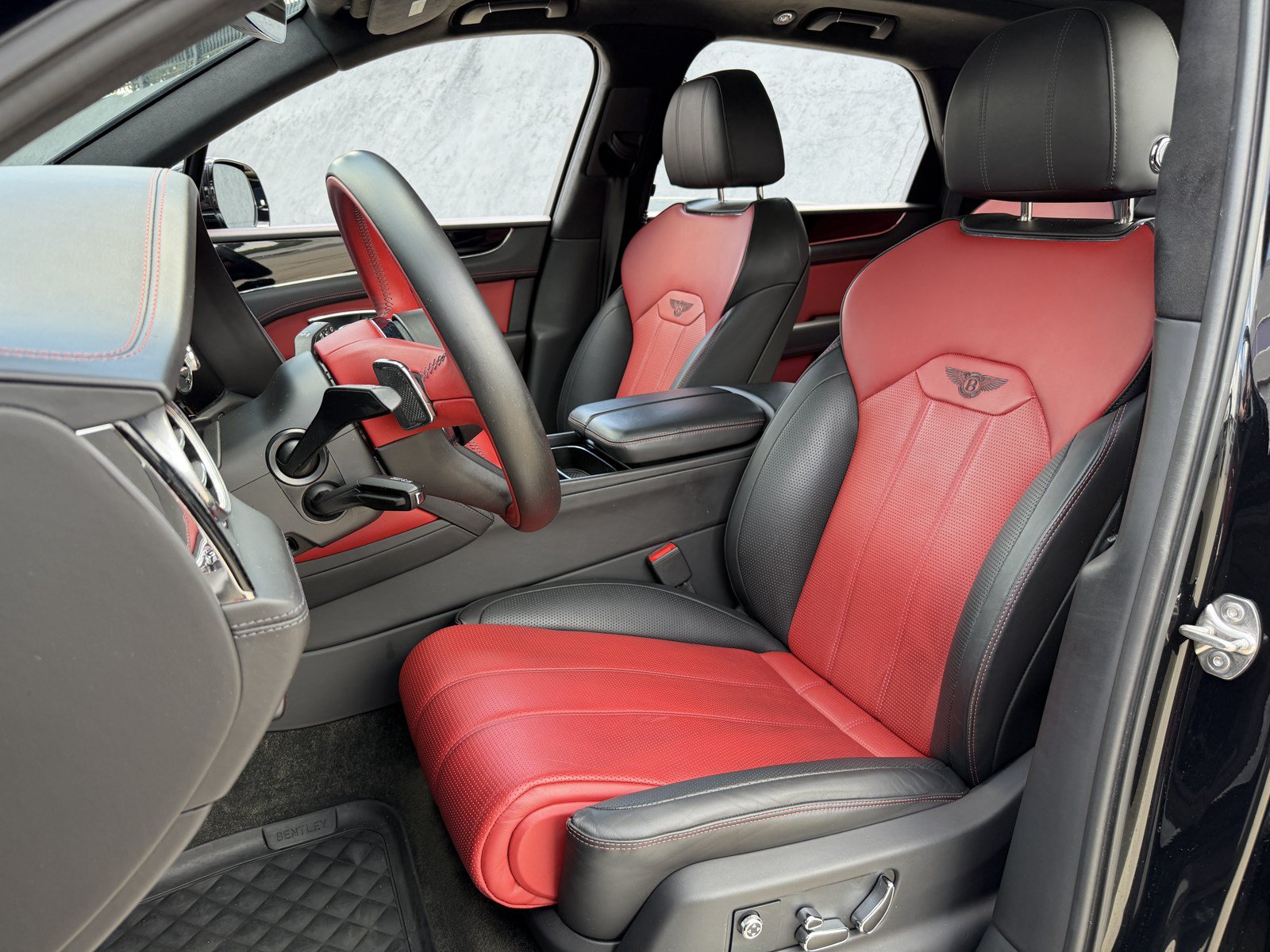 Certified 2023 Bentley Bentayga AWD/4WD image 16