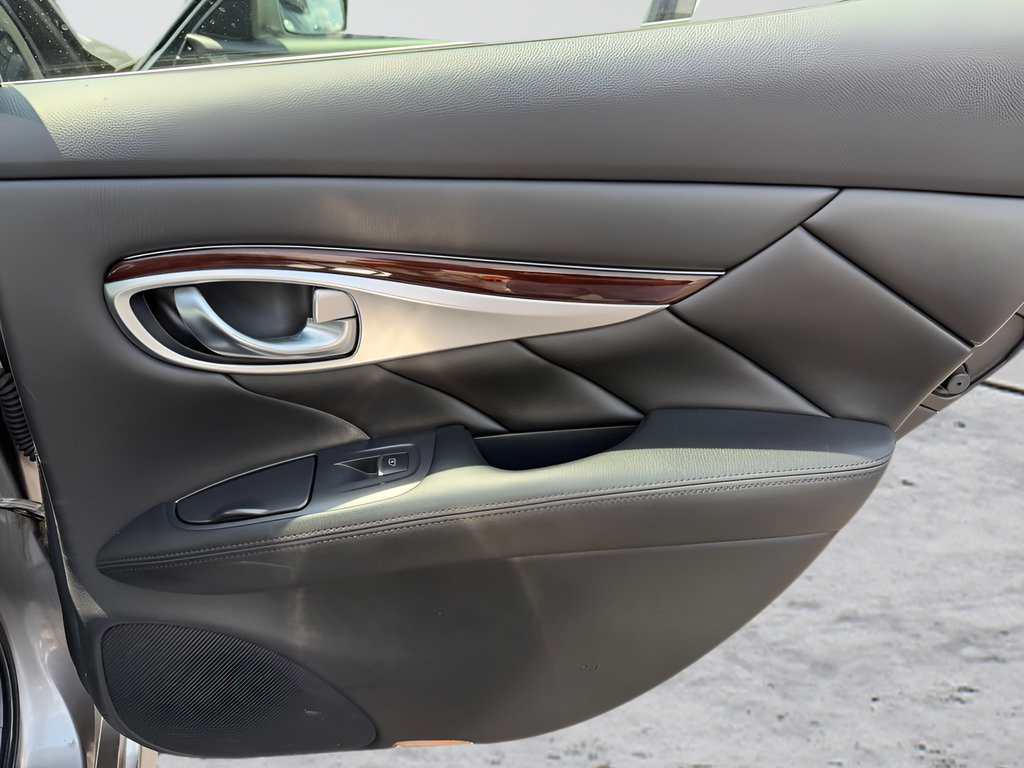 Used 2012 INFINITI M35 w/ Premium Pkg RWD image 25
