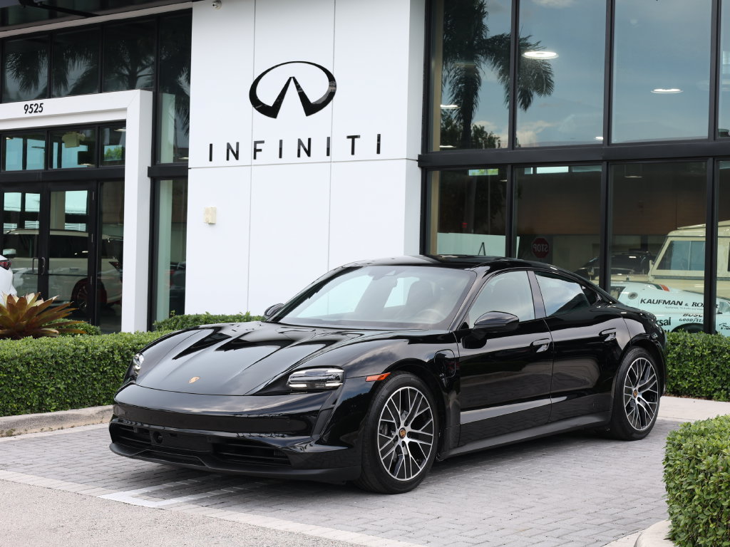 Used 2024 Porsche Taycan RWD image 1