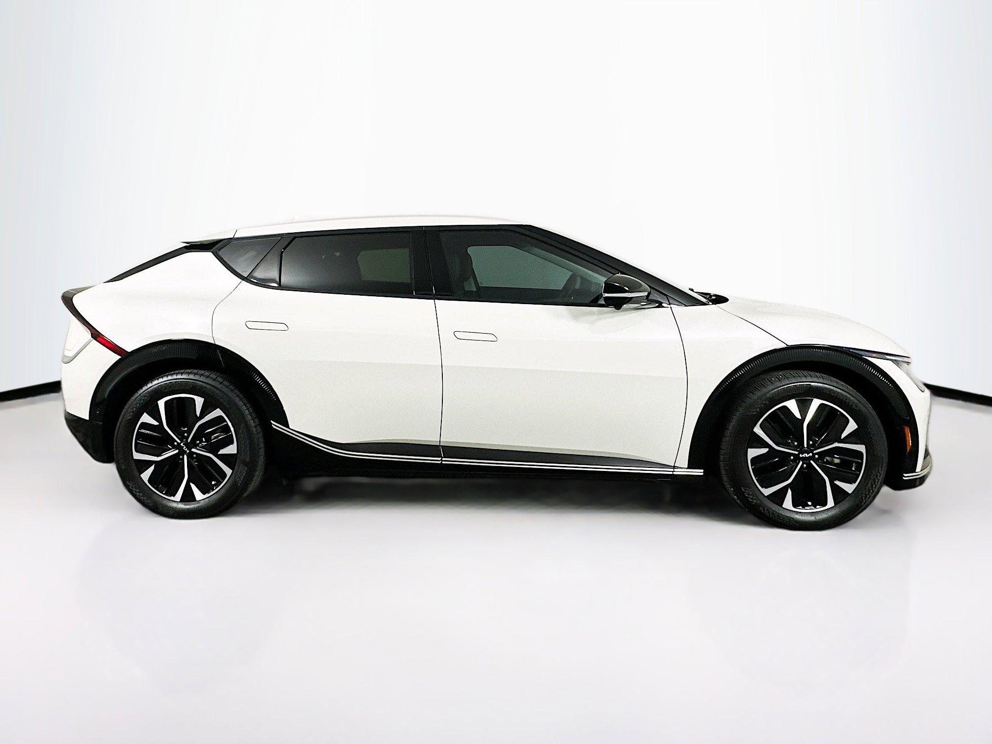 Used 2022 Kia EV6 Wind w/ Wind Technology Package image 10